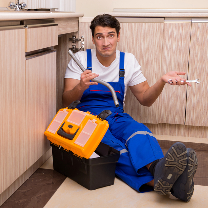 Homeowner hiring a local pro at their door